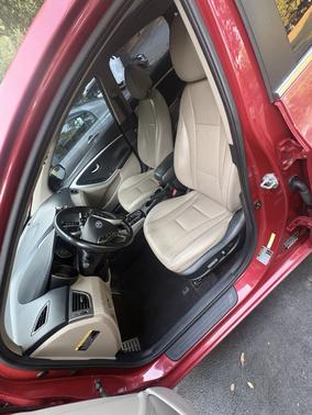 Red 2016 Hyundai Elantra GT Base