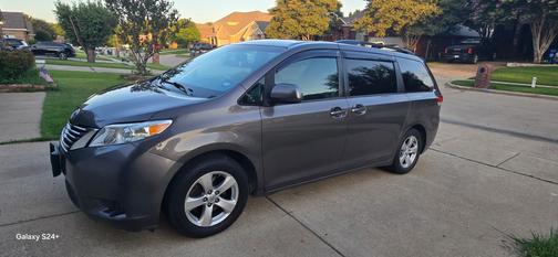 2013 Toyota Sienna LE