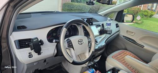 2013 Toyota Sienna LE