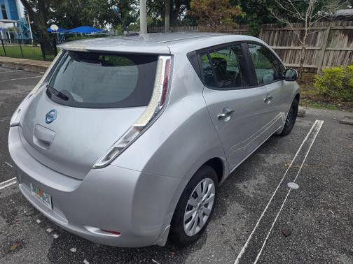 Silver 2013 Nissan Leaf S