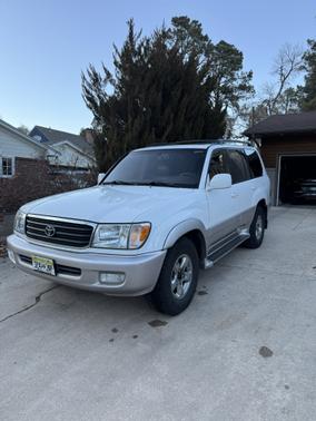 2002 Toyota Land Cruiser Base