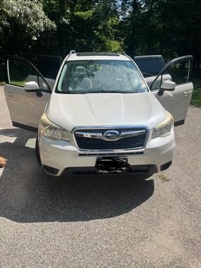 White 2015 Subaru Forester 2.5i Premium