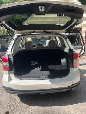 White 2015 Subaru Forester 2.5i Premium