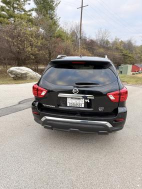 2017 Nissan Pathfinder SV