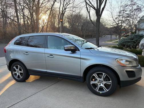 2011 Volvo XC60 T6