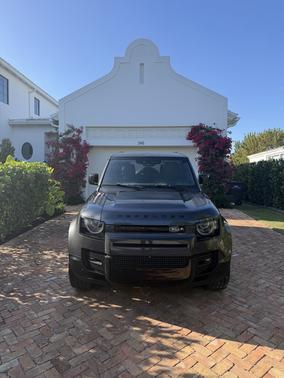 2024 Land Rover Defender 110 P400 X-Dynamic SE