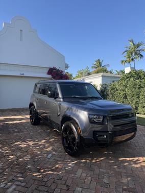 2024 Land Rover Defender 110 P400 X-Dynamic SE