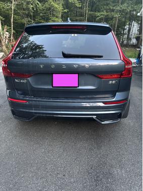 2024 Volvo XC60 B5 Core Dark Theme