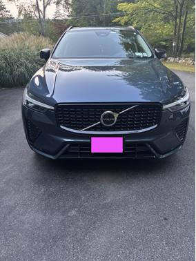 2024 Volvo XC60 B5 Core Dark Theme