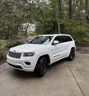 White 2015 Jeep Grand Cherokee Altitude
