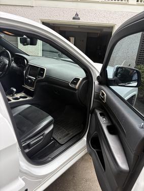 White 2015 Jeep Grand Cherokee Altitude