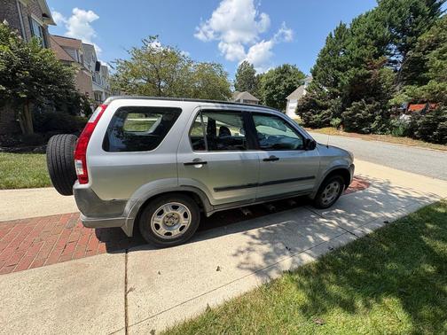 Gray 2006 Honda CR-V LX
