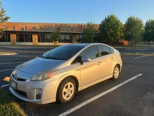 Silver 2010 Toyota Prius III