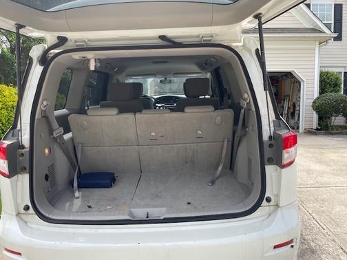 White 2011 Nissan Quest SV