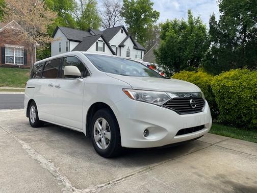 White 2011 Nissan Quest SV
