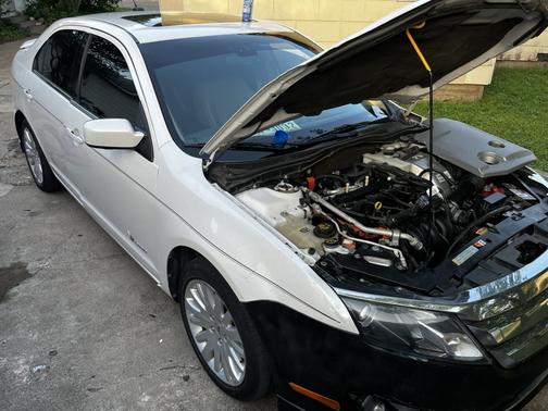 White 2012 Ford Fusion Hybrid Base
