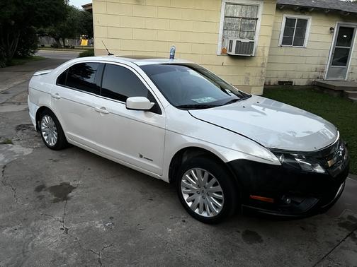 White 2012 Ford Fusion Hybrid Base
