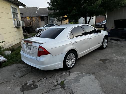 White 2012 Ford Fusion Hybrid Base