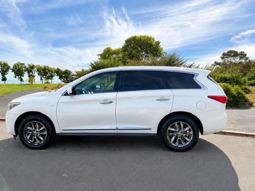 White 2015 INFINITI QX60 Base