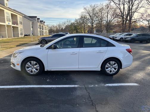 White 2016 Chevrolet Cruze Limited LS