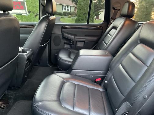 2005 Ford Explorer Limited