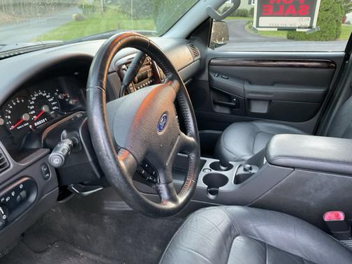 2005 Ford Explorer Limited