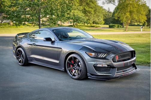 Gray 2016 Ford Shelby GT350 Base