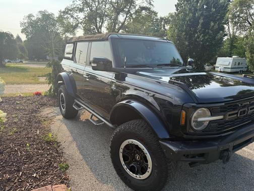 Blue 2021 Ford Bronco Outer Banks