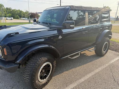 Blue 2021 Ford Bronco Outer Banks