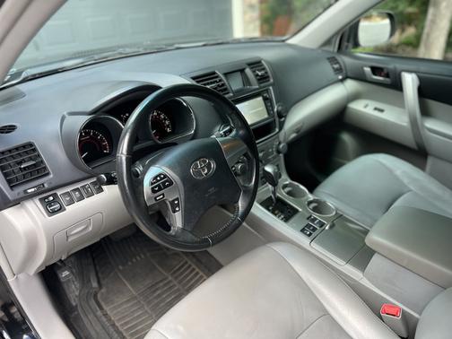 2013 Toyota Highlander SE
