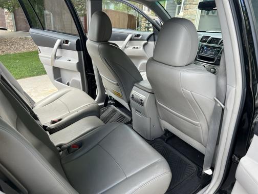 2013 Toyota Highlander SE