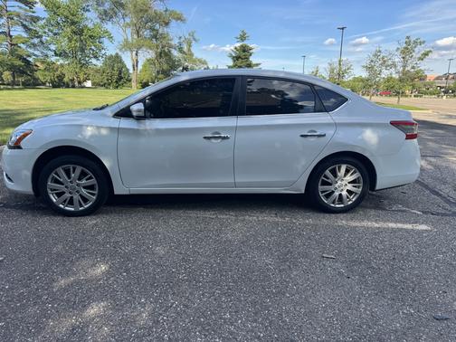 White 2013 Nissan Sentra SL