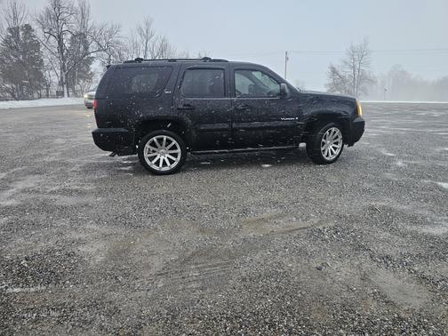 Black 2007 GMC Yukon SLT