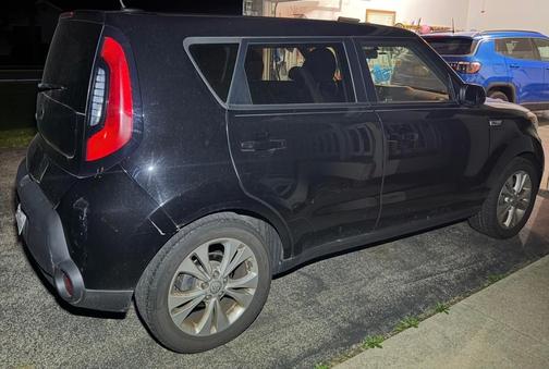 Black 2015 Kia Soul +