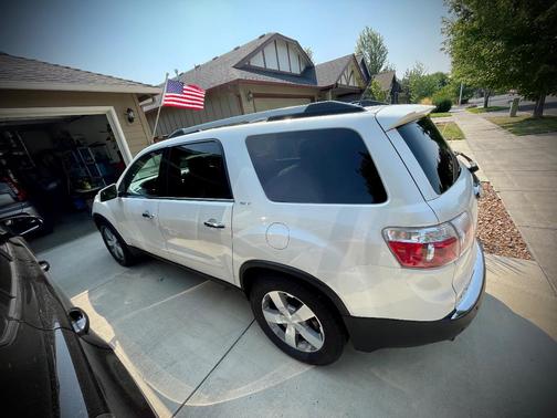 White 2012 GMC Acadia SLT-1
