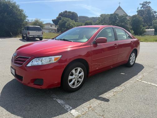 Red 2011 Toyota Camry SE