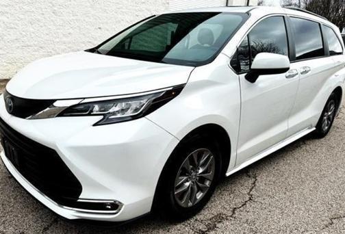 2022 Toyota Sienna XLE