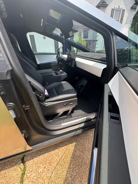 2024 Tesla Cybertruck Cyberbeast