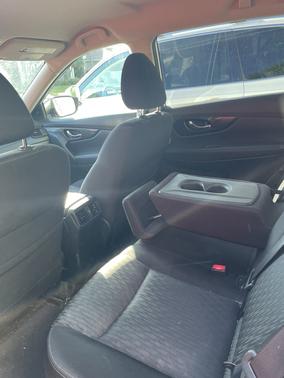 White 2017 Nissan Rogue SV