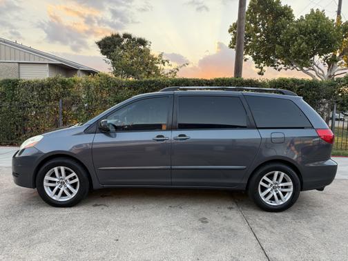 2007 Toyota Sienna LE