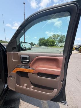 Black 2018 Chevrolet Silverado 1500 High Country