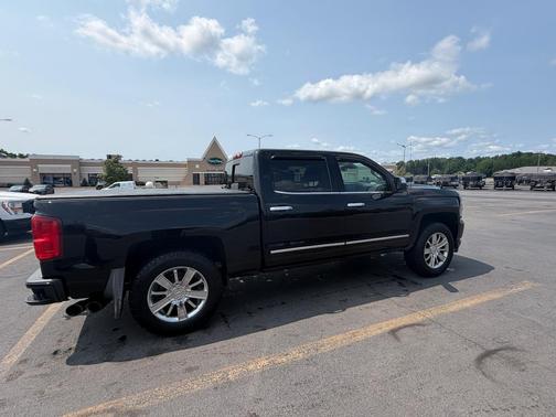 Black 2018 Chevrolet Silverado 1500 High Country