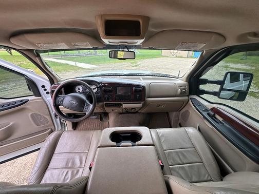 White 2007 Ford F-350 Lariat Crew Cab Super Duty