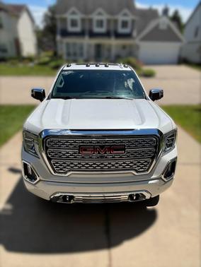White 2019 GMC Sierra 1500 Denali