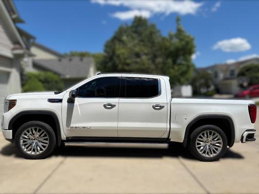 White 2019 GMC Sierra 1500 Denali