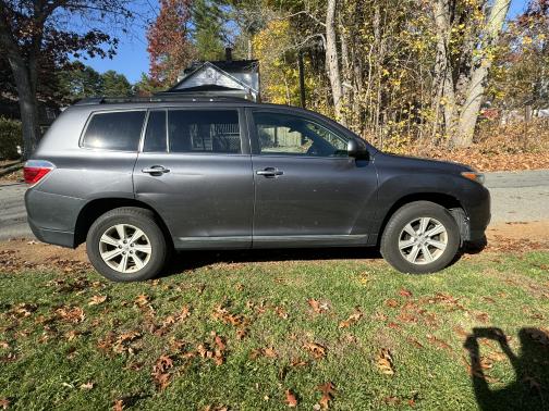 2012 Toyota Highlander SE