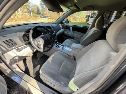 2012 Toyota Highlander SE