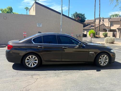 Black 2016 BMW 528 i