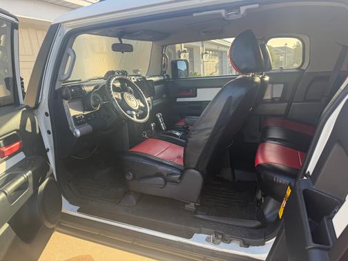 White 2008 Toyota FJ Cruiser Base