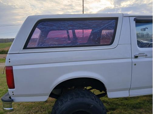 White 1996 Ford Bronco XL